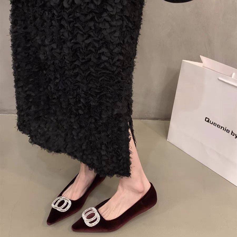 平底尖头黑色水钻单鞋女鞋子2024新款春秋软底绒面法式小香风瓢鞋