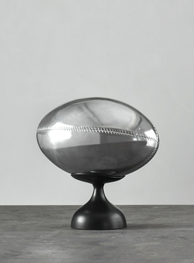 迦乐北欧风不锈钢橄榄球摆件