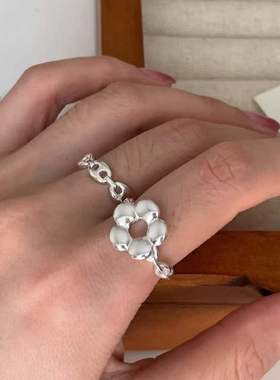 甜美镂空花朵戒指女叠戴气质猪鼻子S925银开口指环ins小众食指戒