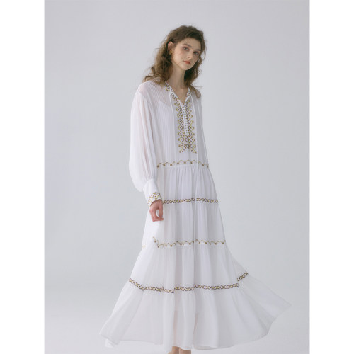 SOFTSELF慵懒春雾春季新款波西米亚刺绣法式连衣裙