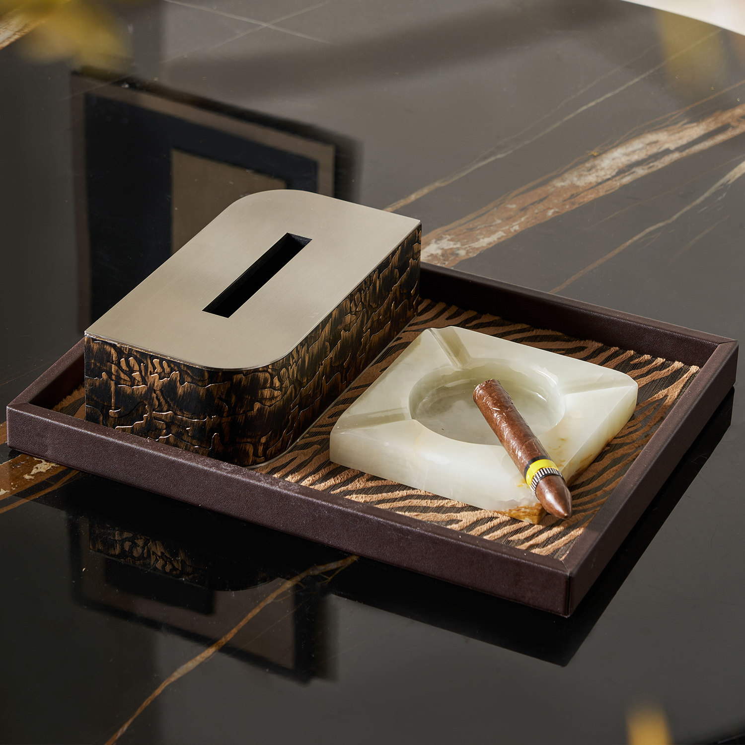 意式极简高级摆件圆形玻璃茶几金属皮制马毛方形纸巾盒装饰抽纸盒