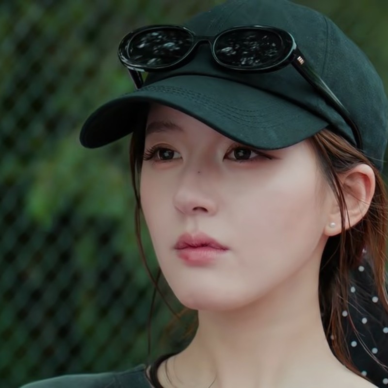 赵露思同款猫眼黑色遮阳墨镜女款潮小脸y2k辣妹复古太阳眼镜拍照
