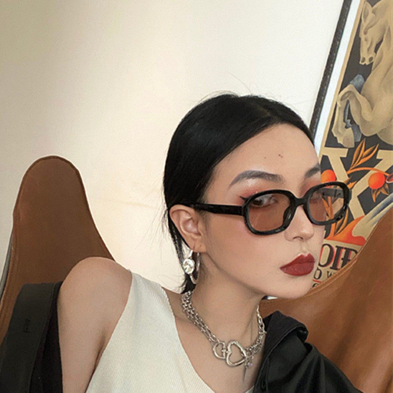 ins网红港味复古风墨镜女韩版街拍潮小脸圆脸显瘦圆形小框太阳镜