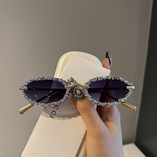 欧美风镶钻墨镜女高级感ins椭圆金属小框2025新款网红同款太阳镜