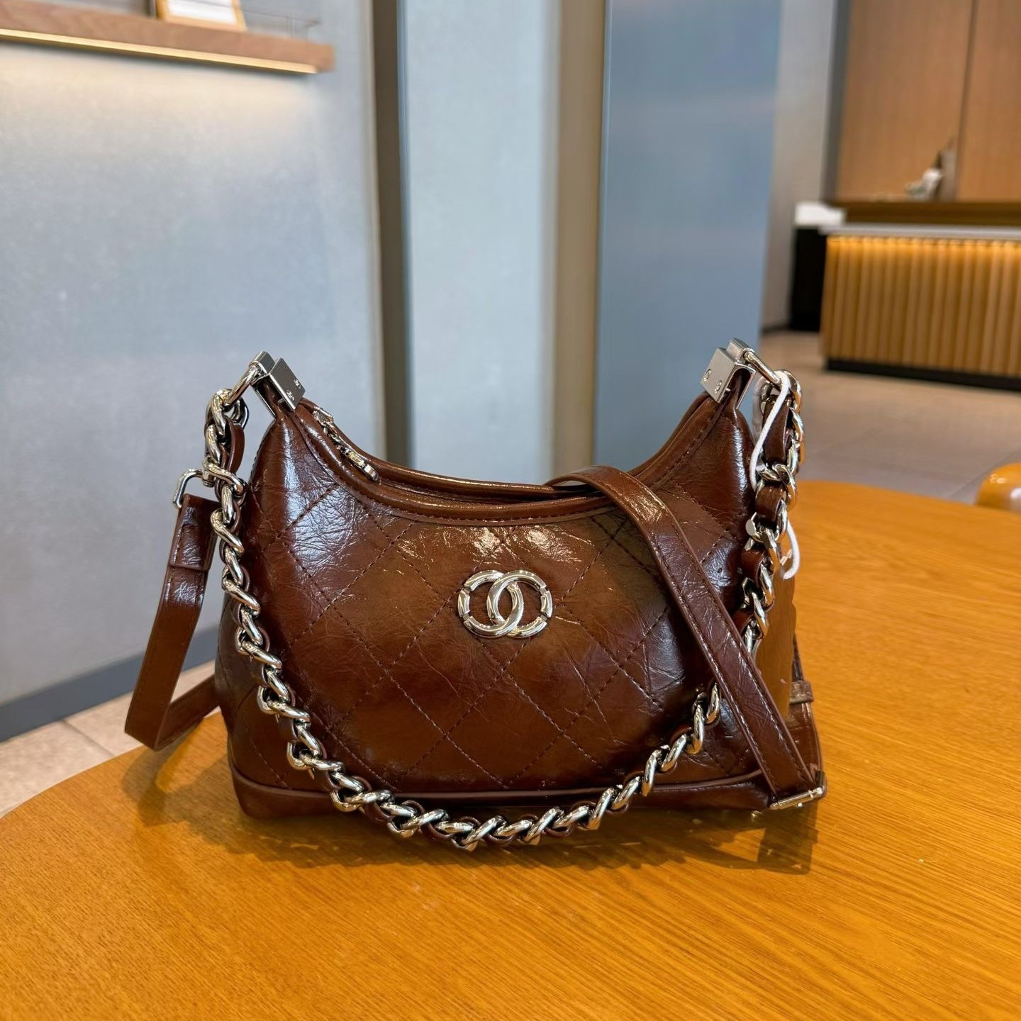 小香风菱格链条hobo包秋冬百搭油蜡皮斜挎通勤女包中古单肩腋下包