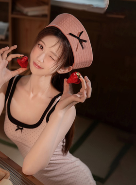 纯欲风性感女生贝雷帽日系少女