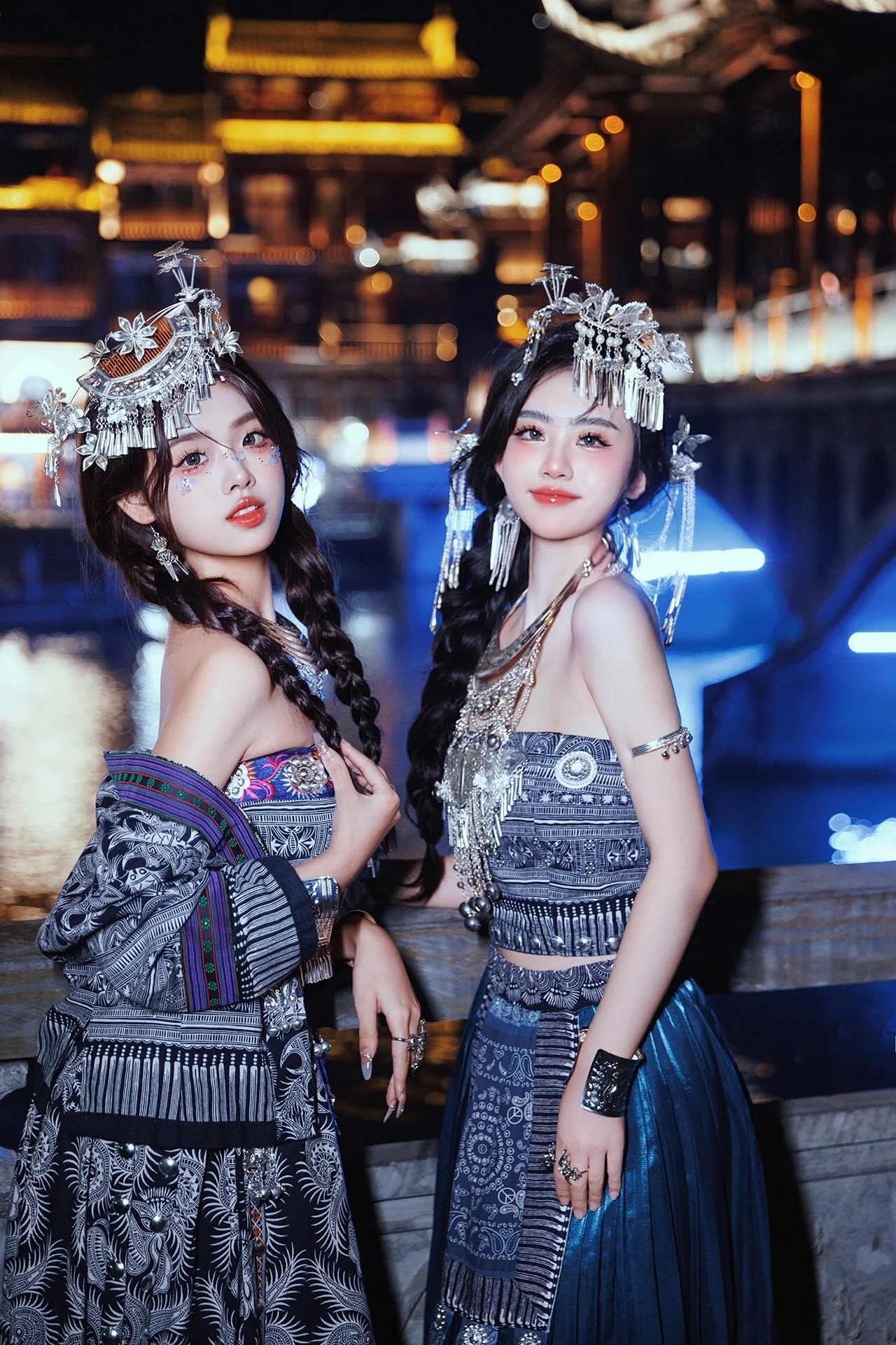 夏季新款闺蜜旅拍蜡染服饰超仙显瘦短款套装少数民族摄影演出服装