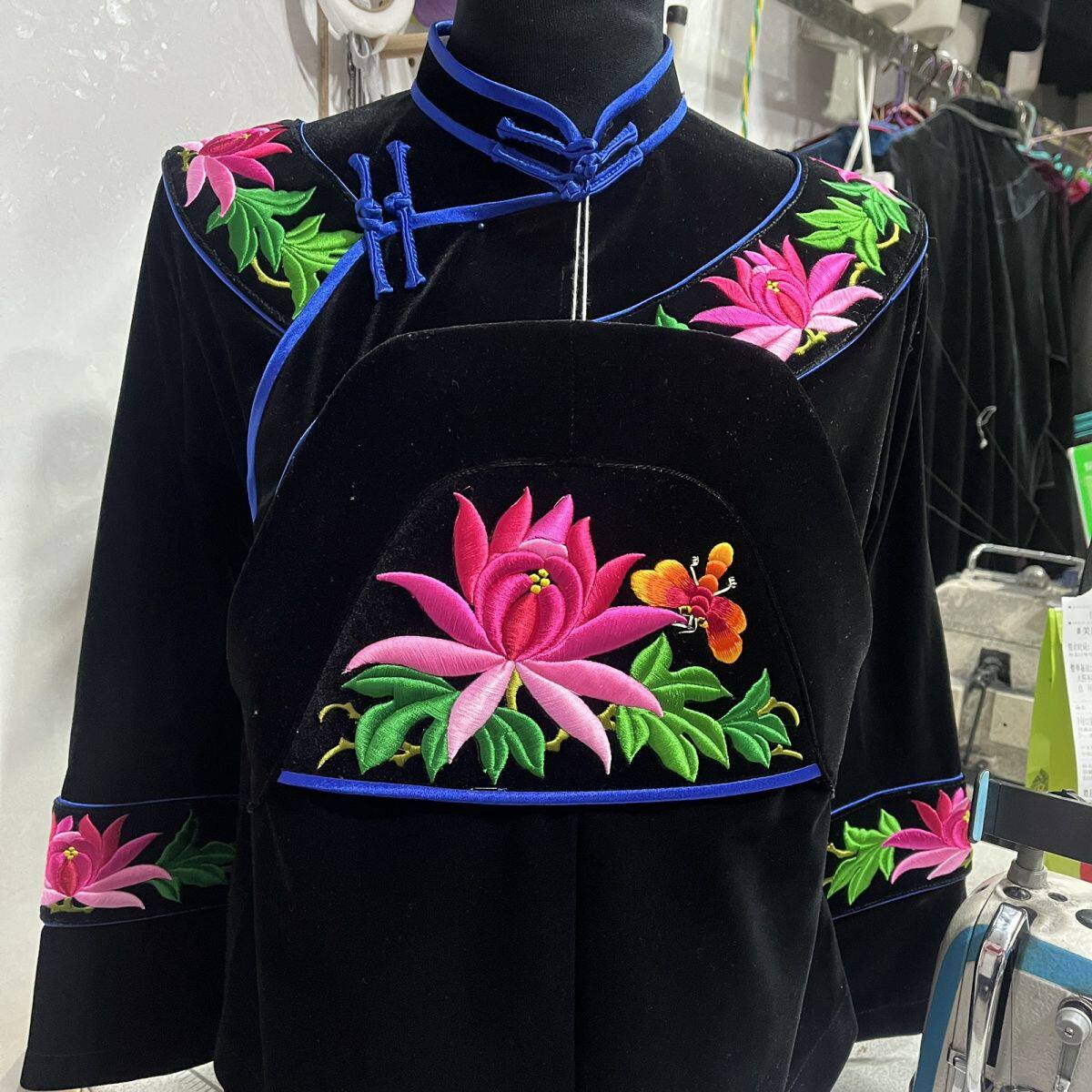 贵州黔东南少数民族传统服饰菊花新款带围腰短款全套凯里苗族服装
