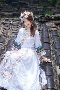 苗族服装女苗疆少女白色薄款云南大理少数民族服饰贵州苗寨旅拍服