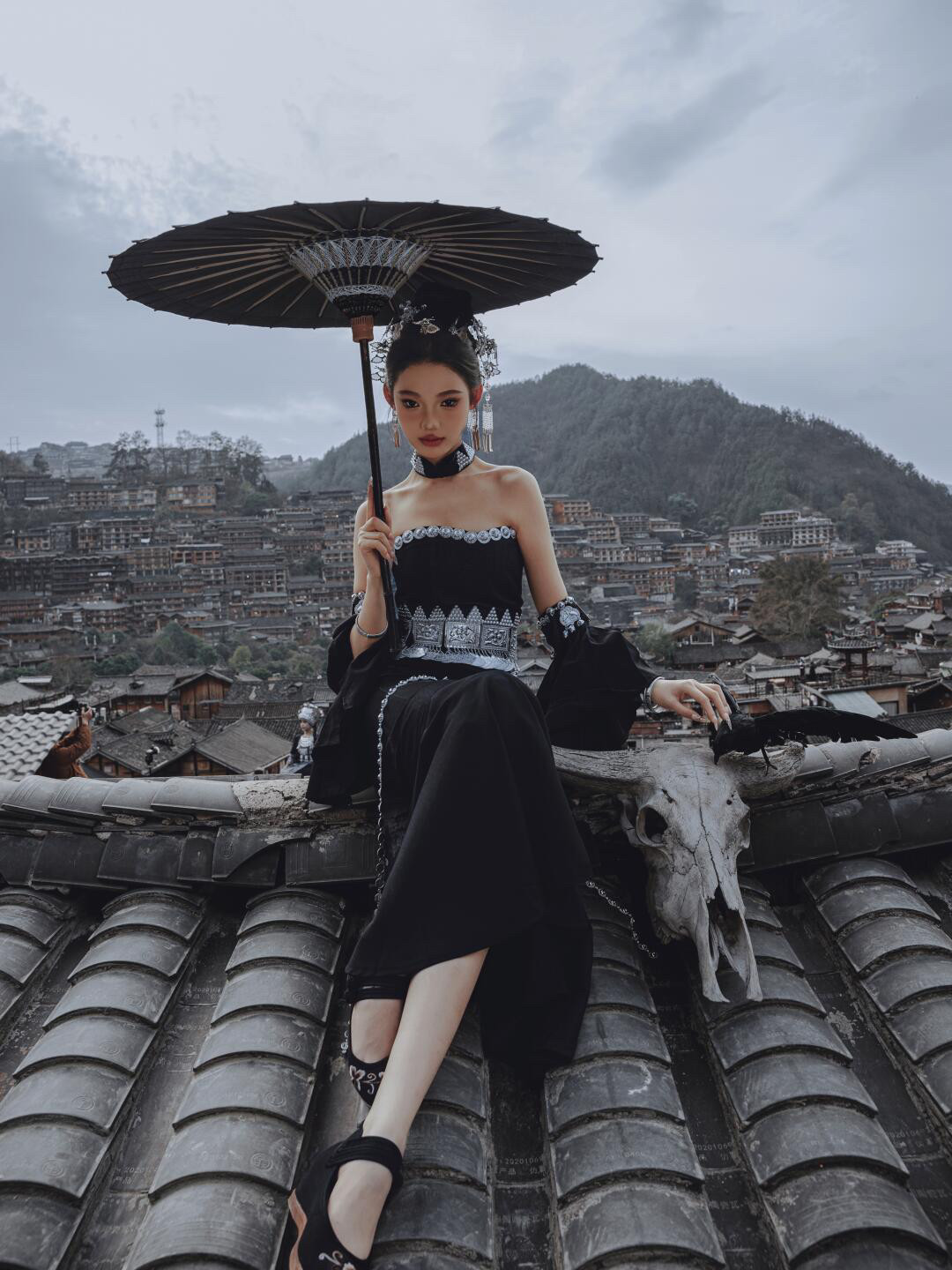 苗族服装女少数民族苗寨蛊女黑色礼服苗疆少女民族旅拍演出服爆款