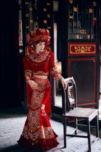 新款红色苗族土家族高端刺绣盛装云南贵州重工婚服旅拍演出写真服