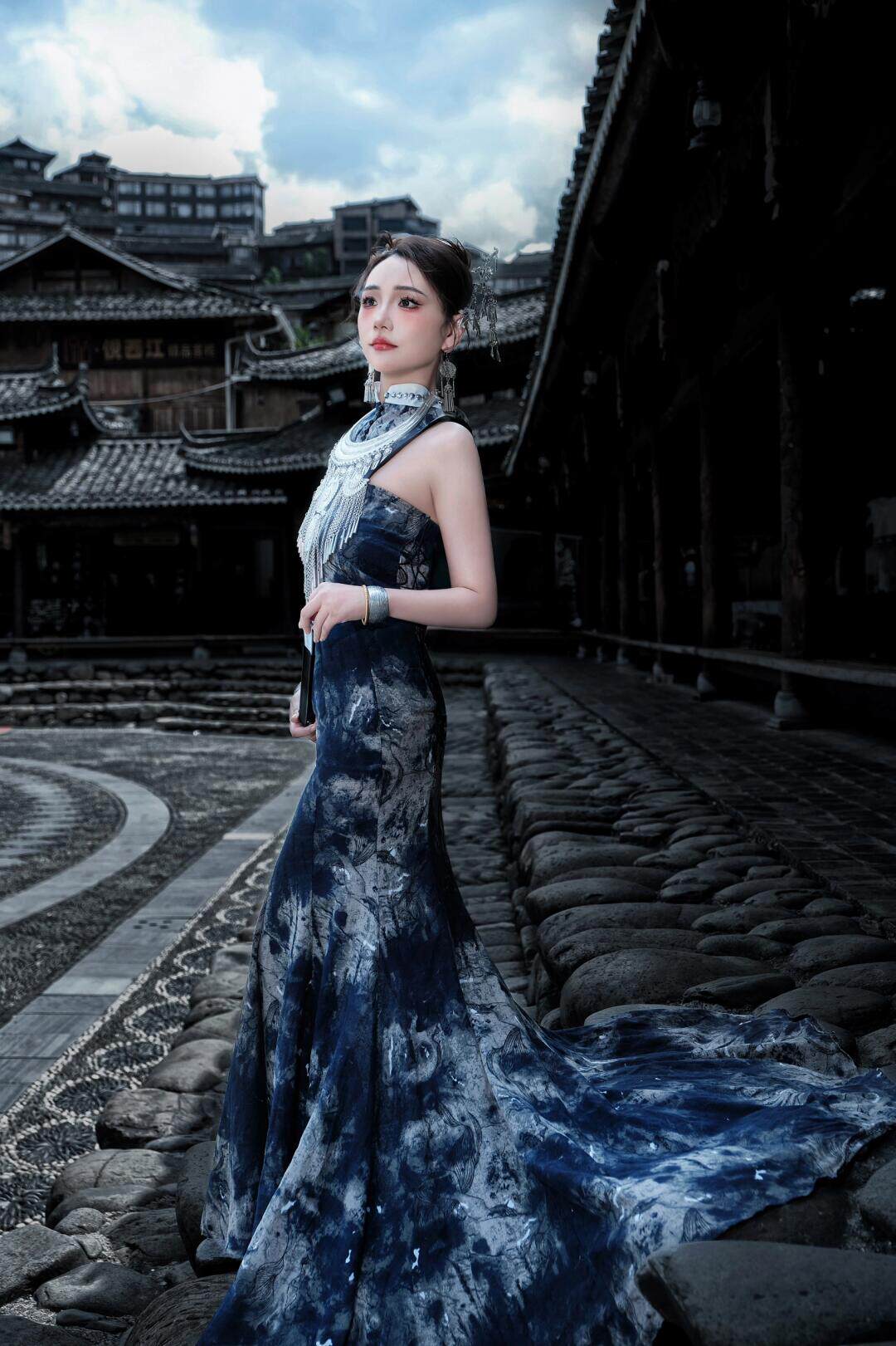 扎染旗袍苗族服装女扎染礼服连衣裙苗疆少女民族风套装旅拍演出服