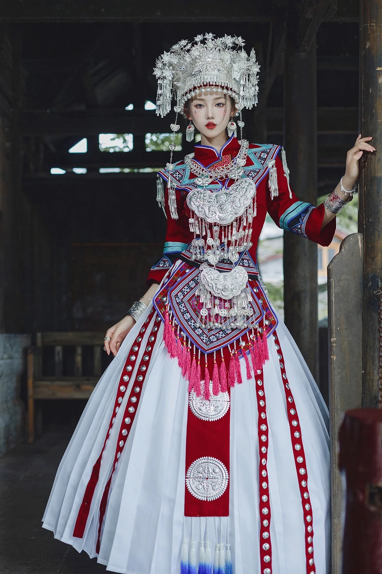 阿卯苗族服装女民族服饰头饰苗寨盛装少数民族服装女全套五月摄影