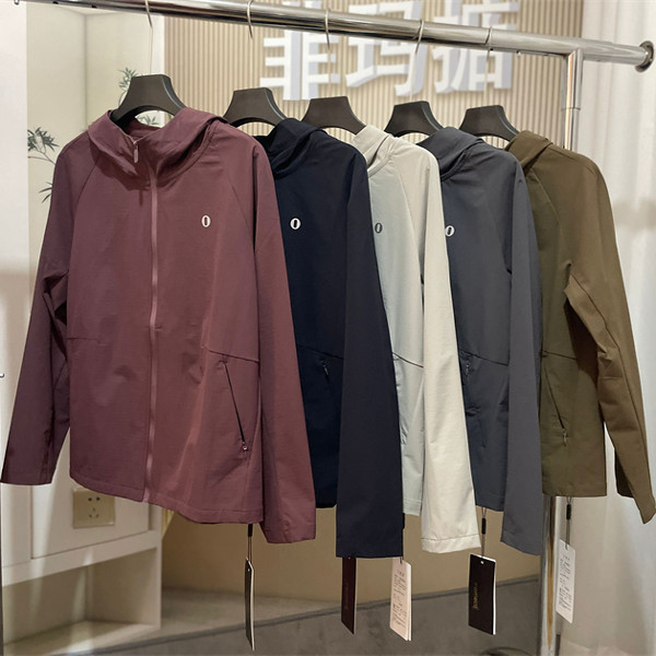 菲玛掂春季新速干连帽外套冲锋衣