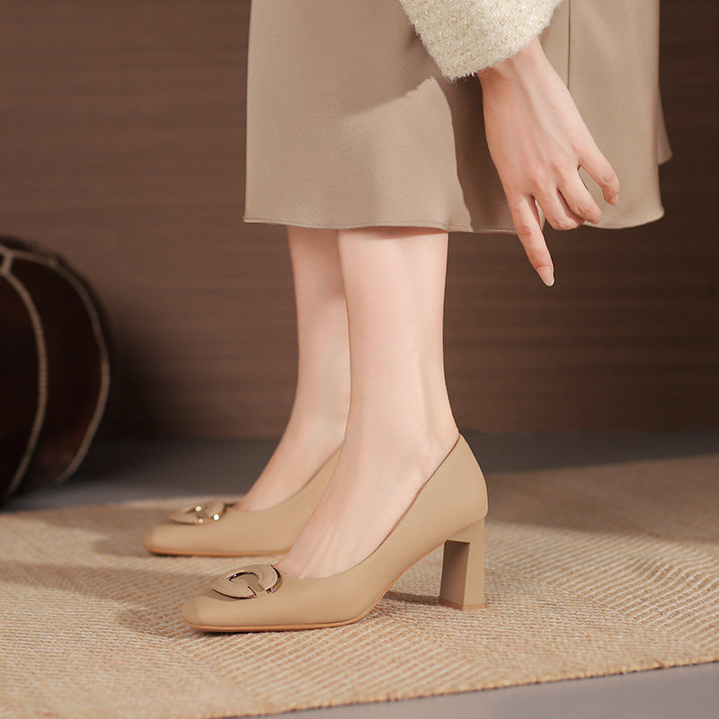 粗跟名媛配裙子不累脚方头春秋扣米香风法式高跟鞋气质通勤女