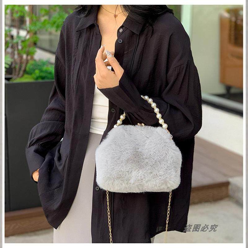 珍珠链条夹口包冬季新款毛绒包小众设计斜挎单肩包可爱女生手拿包,箱包皮具/热销女包/男包,通用款女包,淘宝优惠券,粉丝福利购,淘宝优惠卷