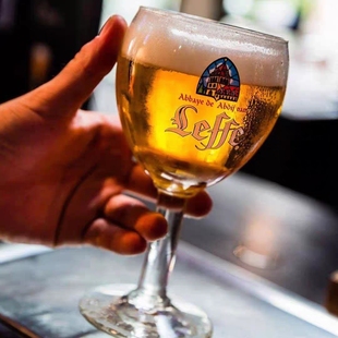 进口乐飞（莱福）啤酒杯 leffe个性高脚玻璃杯330ML/500ML 原装杯