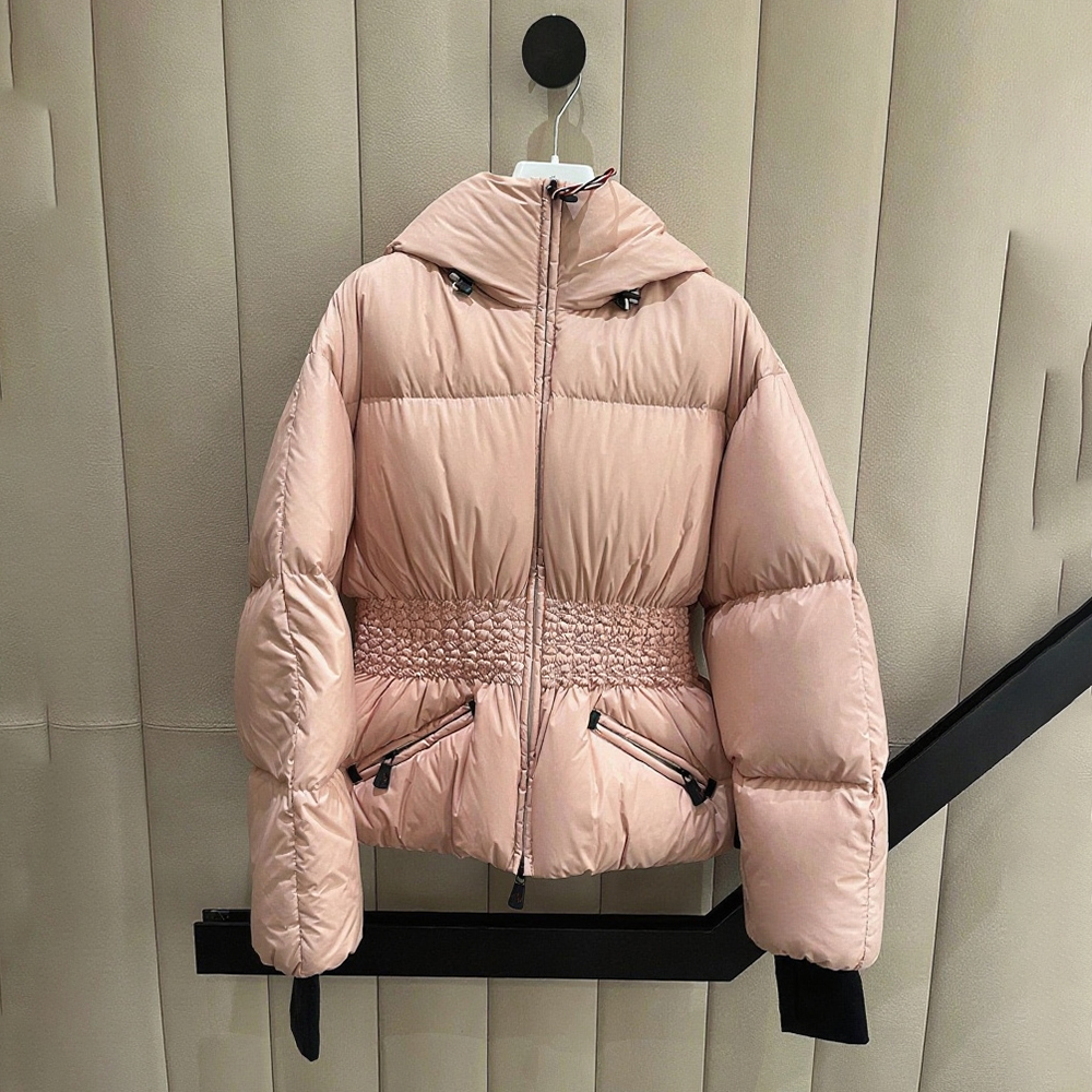 粉色高腰连帽拉链长袖羽绒服