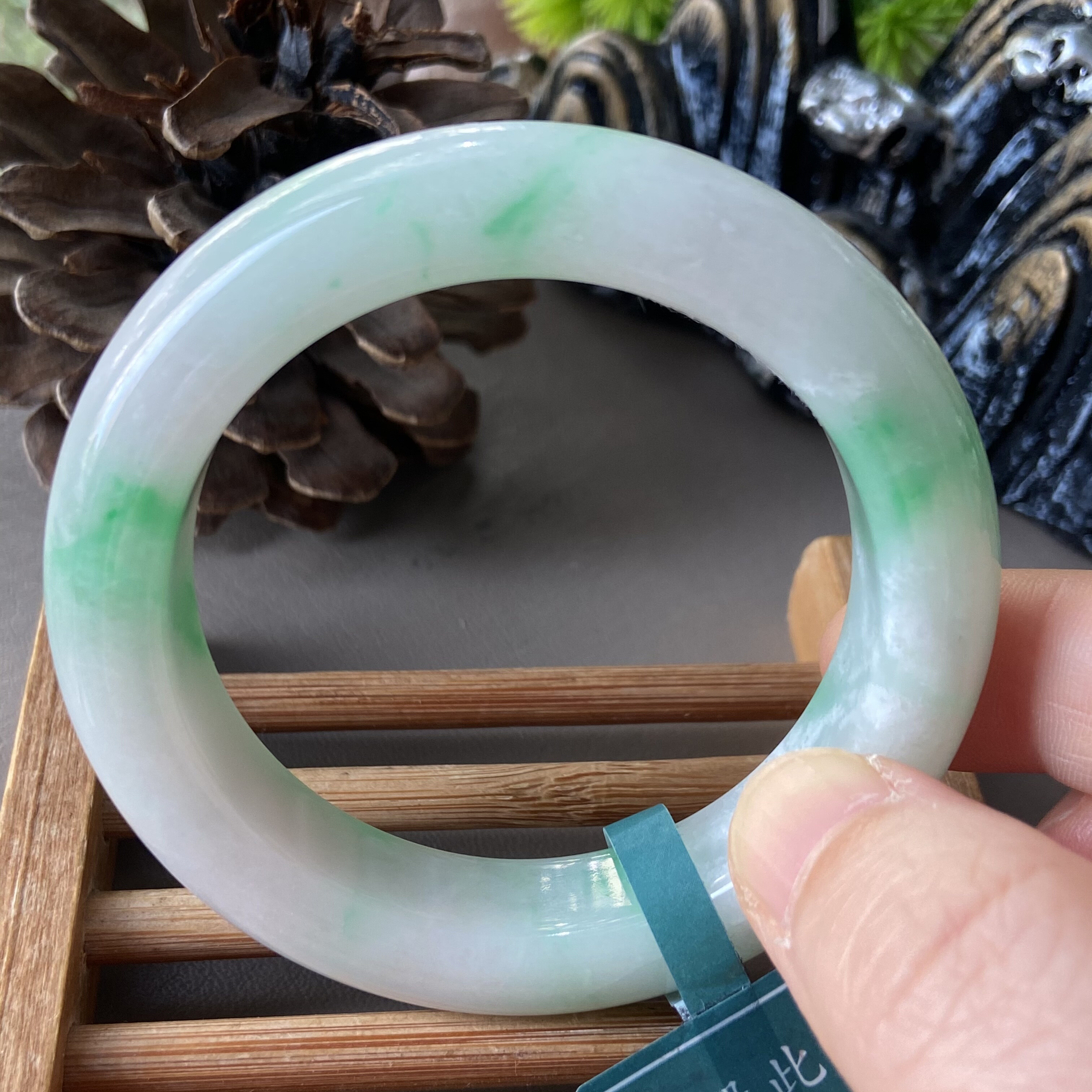 天然缅甸翡翠手镯50冰糯种白底青飘阳绿玉镯子老坑a货0108带证书