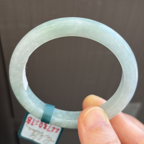 天然缅甸翡翠手镯51冰糯种飘绿花浅绿玉镯子52老坑a货0278带证书