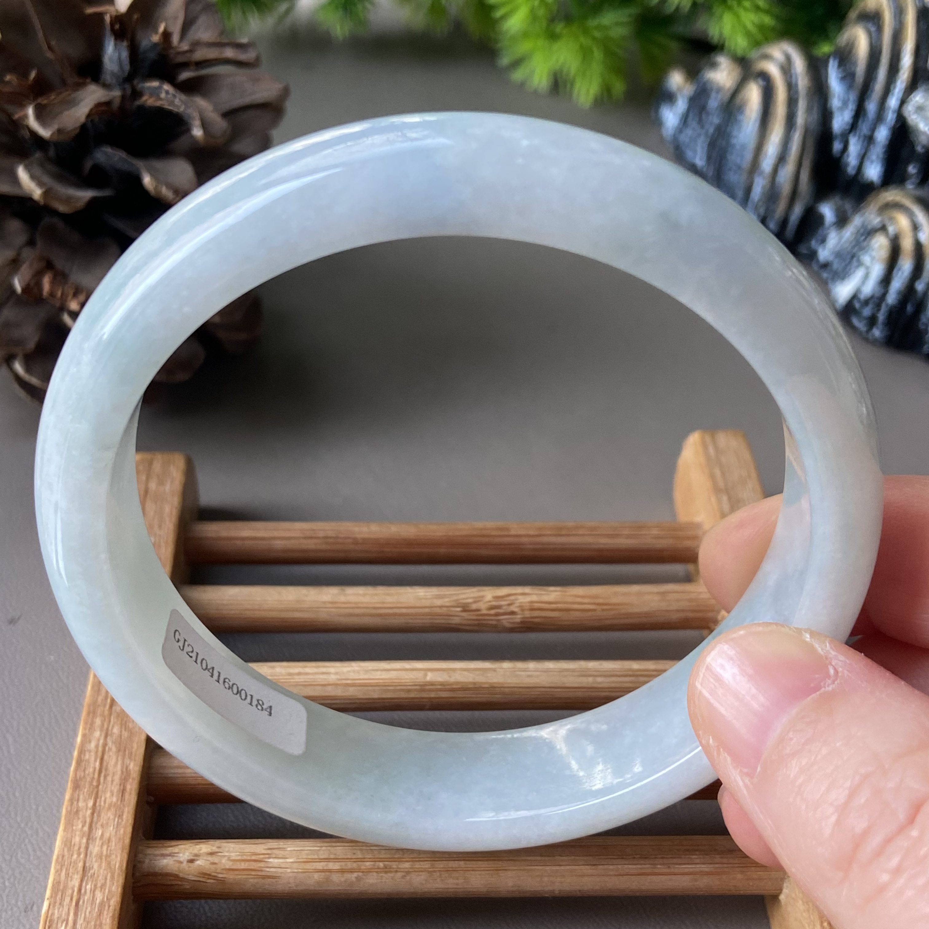 天然缅甸翡翠手镯63特大号冰糯种浅绿老坑a货玉镯子带证书0184