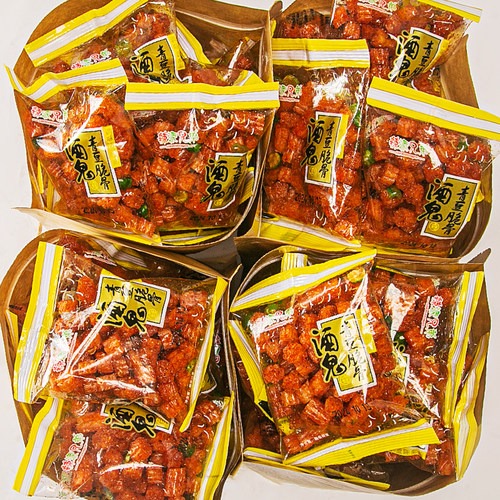 网红麻辣酒鬼青豆脆骨辣条手撕大刀肉8090儿时经典回忆小包装零食