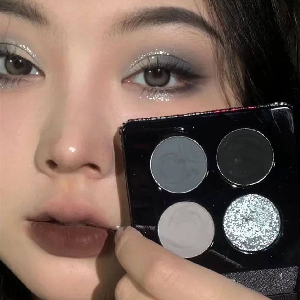 氛围烟熏猫眼妆！四色蕾丝眼影盘万花系辣妹烟熏黑茉莉冷萃棕哑光