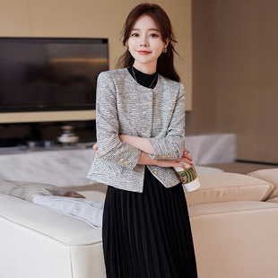 新款小香风高级感女士休闲气质小西服西装休闲外套职场2023秋轻奢