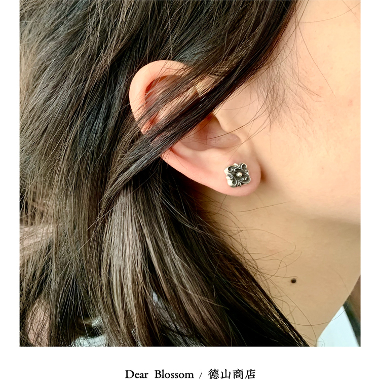 Dear Blossom 经典新番 男女款四方连续 生命循环唐草纹耳钉 P-22
