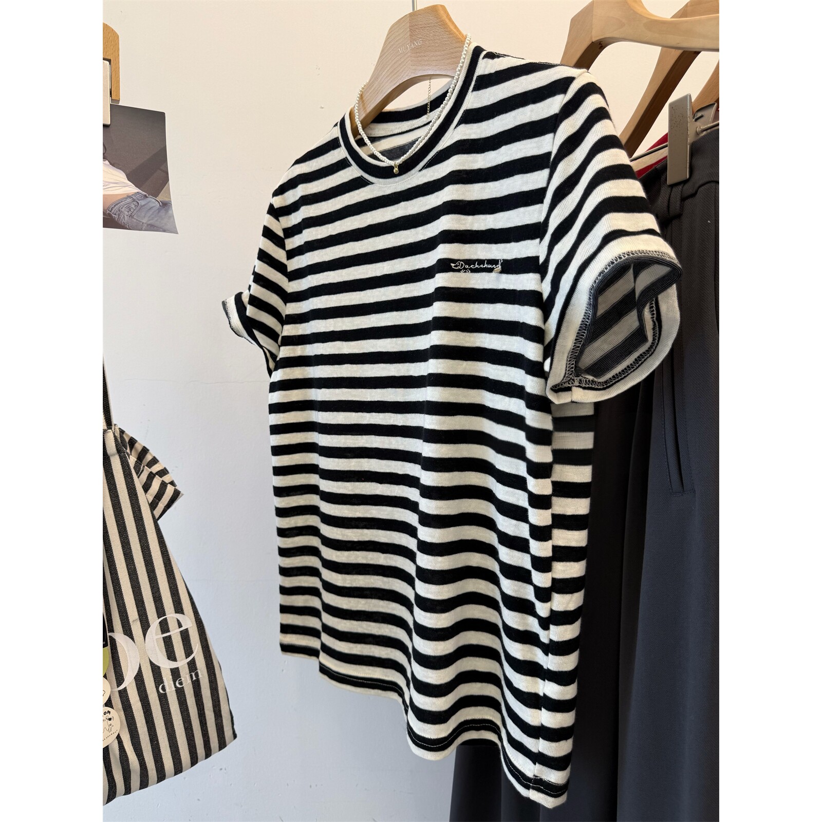 胖妹妹200斤大码韩范休闲刺绣吊坠条纹短袖上衣女装夏季宽松T恤衫