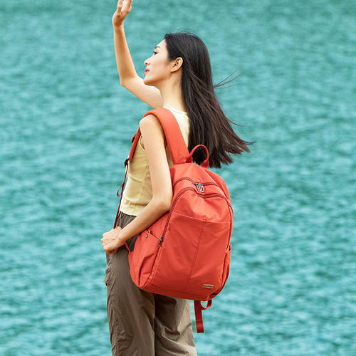 大容量时尚双肩包女士