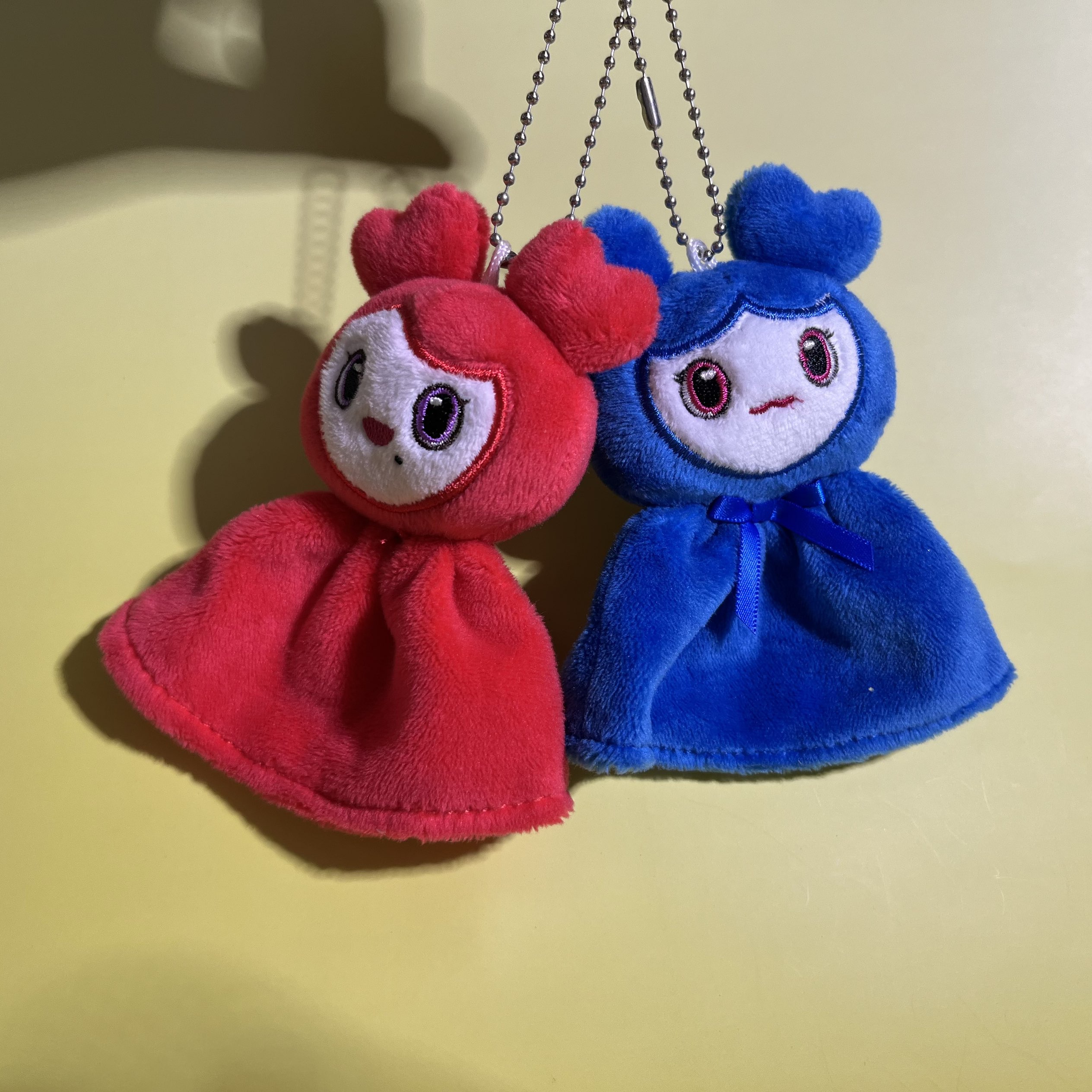 twice晴天娃娃chaevely带瑕疵眼睛周围有瑕疵 红色没有蝴蝶结