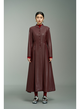 YIJIANGLAN 25秋冬PU立领长袖风衣女中长款收腰排扣外套8D6160