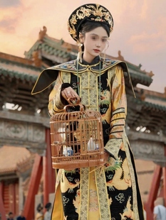 故宫裙长摄影清朝吉服朝服园服服古董衣贵妃皇正装满族清装妃子