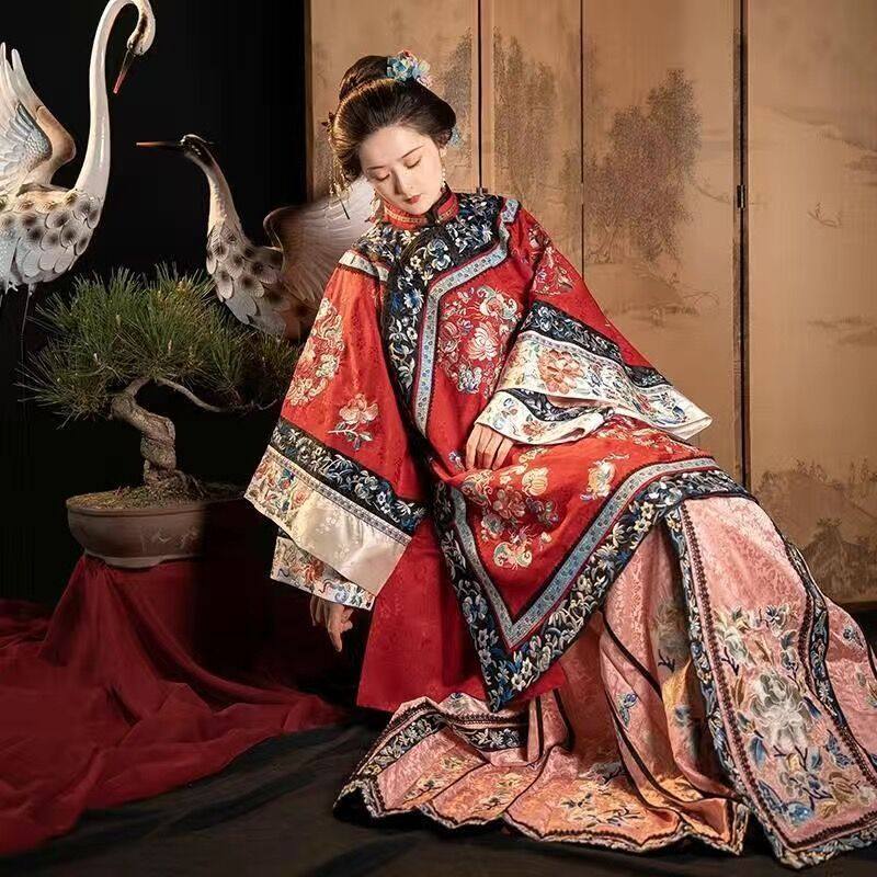 全套汉元素古董衣民族服饰重工仿刺绣清汉女装晚清氅衣 码马面裙