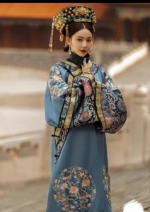 清朝旅拍服装格格故宫皇后宫廷民族吉服贵妃古装连衣国风旗服