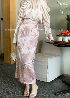 现货春新款气质小女人优雅知性提花面料修身显瘦半身裙高腰中长裙