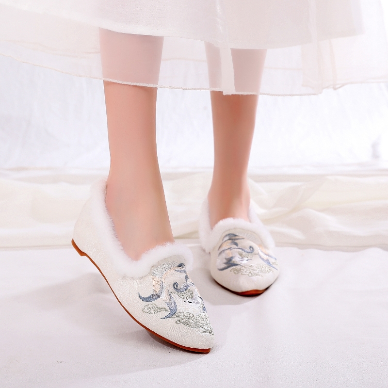中国风绣花女鞋一脚蹬老北京棉鞋
