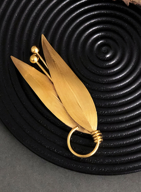 中古Marvella拉丝叶片胸针