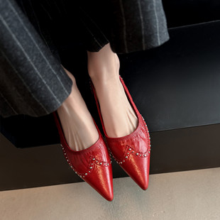 低跟芭蕾舞鞋铆钉瓢鞋奶奶鞋超软单鞋女内增高平底尖头红色懒人鞋