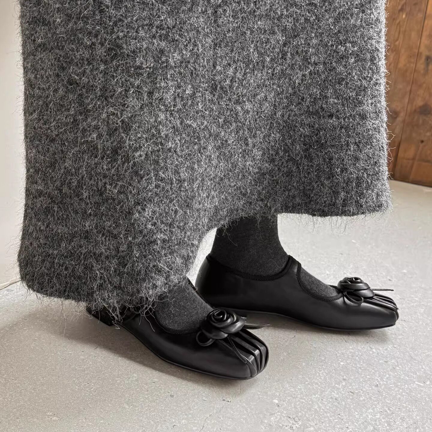 1cm法式复古平底方头浅口玛丽珍鞋女平跟一字带扣玫瑰花通勤单鞋