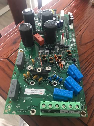 全新原装ABB 64281747F TYPE：RINT-5211C ACS800驱动板