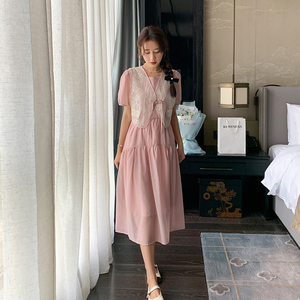 粉色蕾丝提花马甲连衣裙2025夏季新款温柔甜美减龄显瘦连衣裙图片
