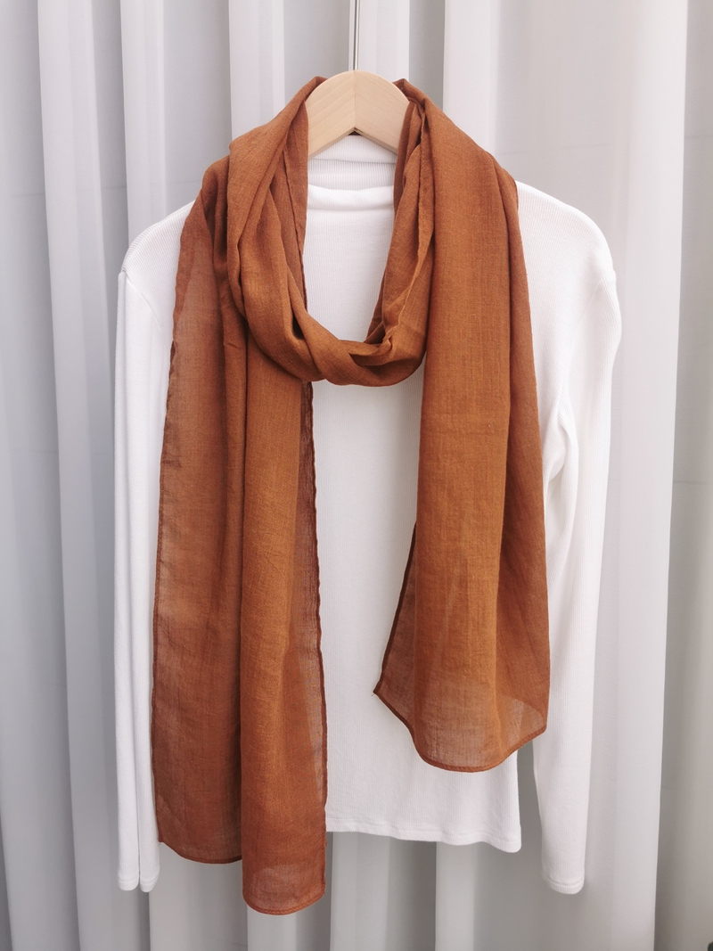 春夏薄款细长条焦糖色棉麻围巾