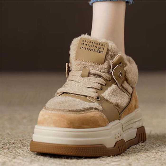 隐形内增高8厘米莱咖坡跟雪地靴