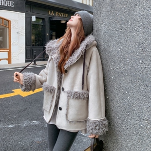 灰色皮毛一体羊羔毛外套女2025冬季新款加绒加厚保暖连帽棉衣棉服