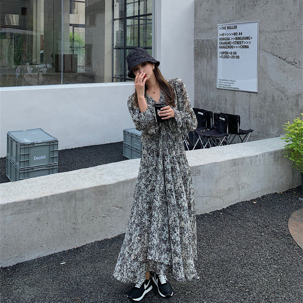 大码气质高个子v领性感雪纺碎花连衣裙秋泼墨抽褶大摆脚踝长裙子