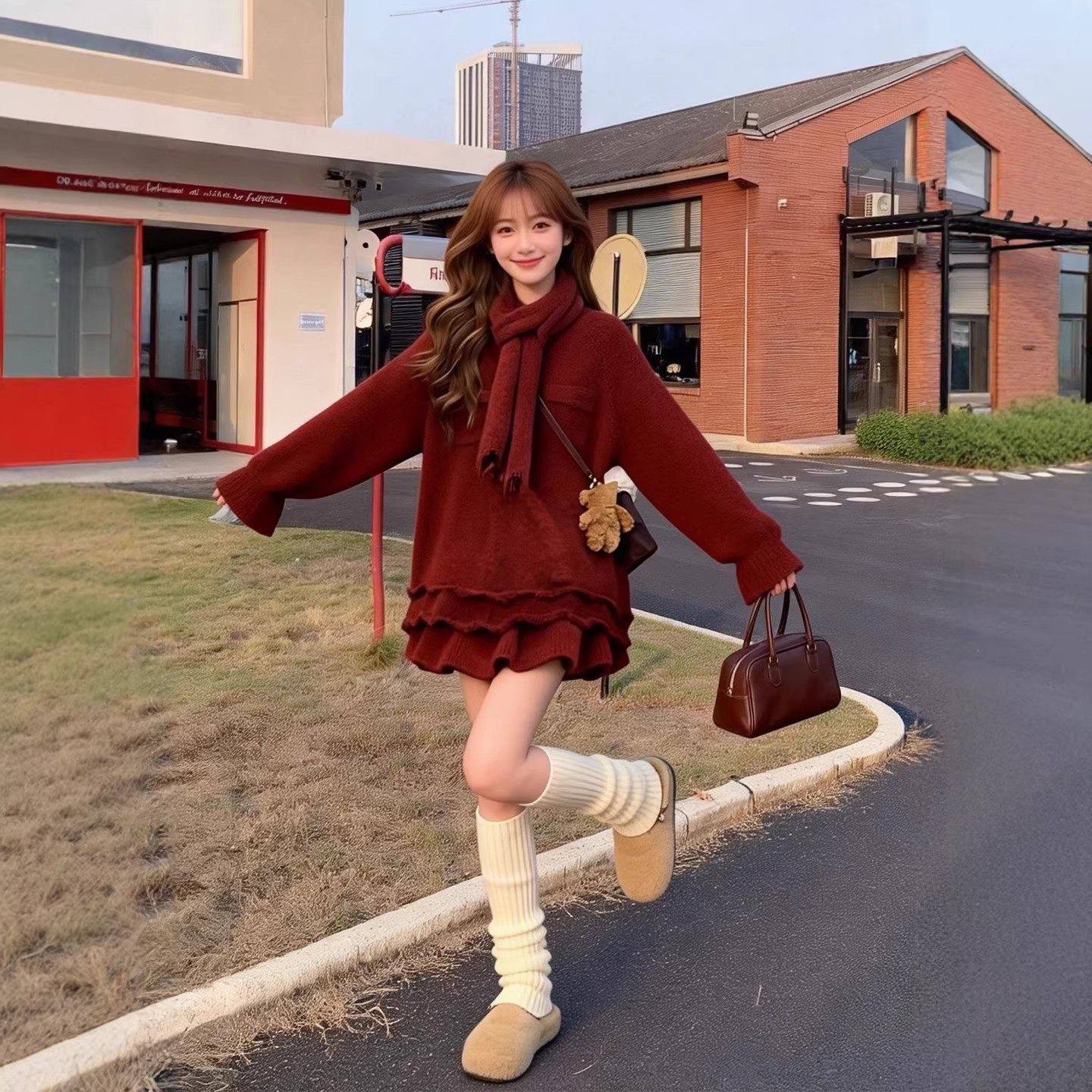 冬装一整套新年战袍红色针织洋装子女氛围感围脖荷叶边短裙套装