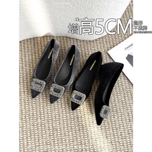 法式内增高5CM~绒面尖头方扣水钻单鞋2026春季新款气质百搭通勤鞋