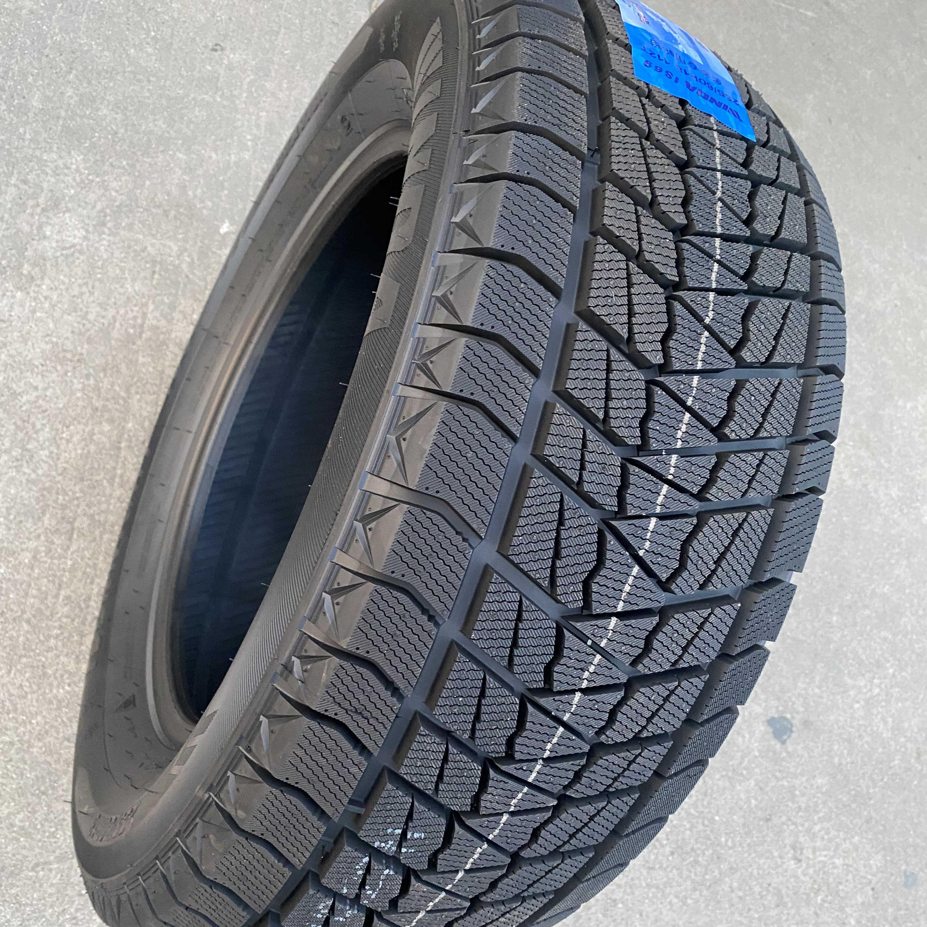 235/70R16雪地胎冬季防滑软胶